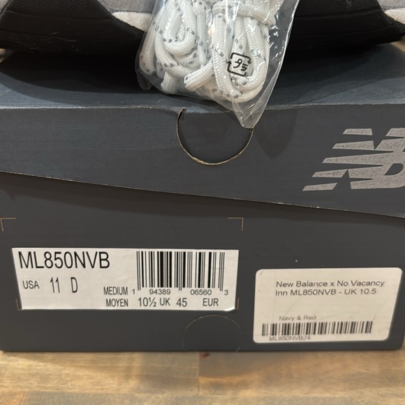 New balance x No Vacancy Inn 850 sneakers ! - Picture 2 of 8